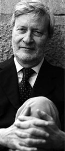 Il Filosofo Gianni Vattimo - link - http://www.emigrati.org/Emigrazione_Intellettuale/Scienze_Comunicazioni/Ermeneutica_Internet/Ermeneutica_Vattimo.asp